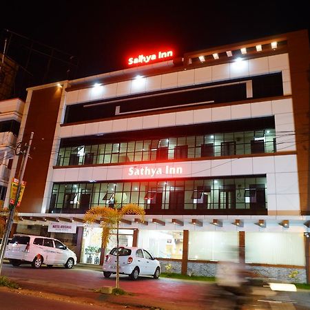 Sathya Inn Guruvāyūr Dış mekan fotoğraf