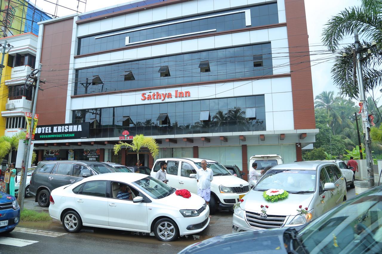 Sathya Inn Guruvāyūr Dış mekan fotoğraf