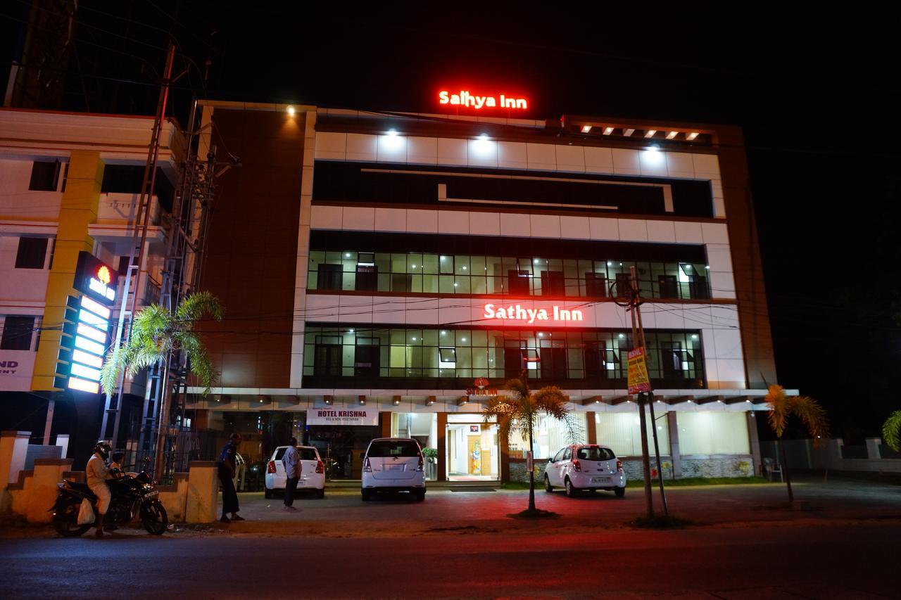 Sathya Inn Guruvāyūr Dış mekan fotoğraf