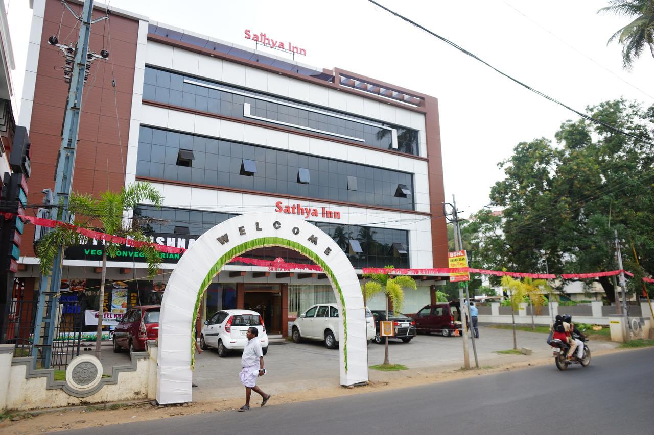 Sathya Inn Guruvāyūr Dış mekan fotoğraf